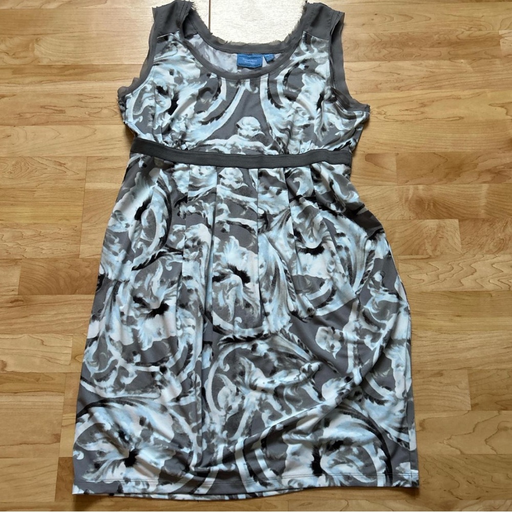 Simply Vera Vera Wang Gray and Black Top